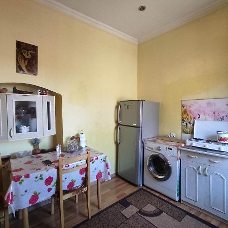 Edlen Apartment Тбилиси Екстериор снимка